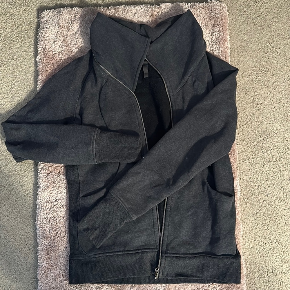 Lululemon fitted zip up. Perfect condition barely worn